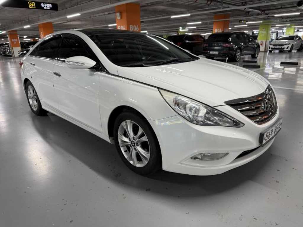 HYUNDAI Sonata - Vista 4