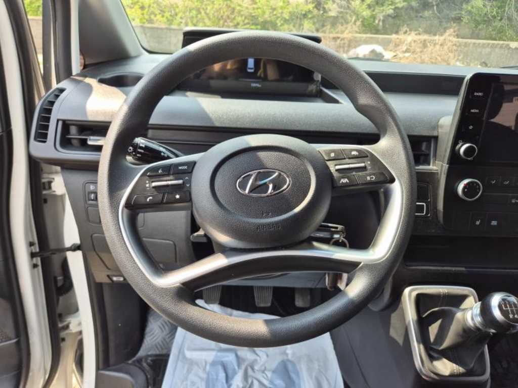 HYUNDAI Staria - Vista 11