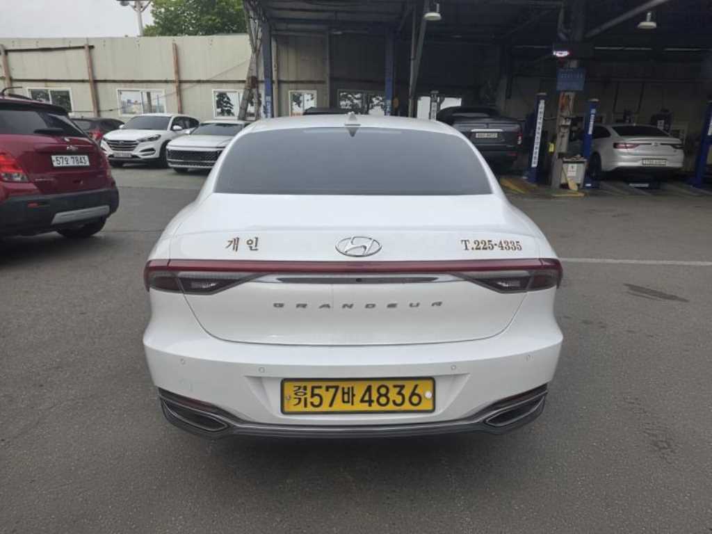HYUNDAI Grandeur - Vista 8