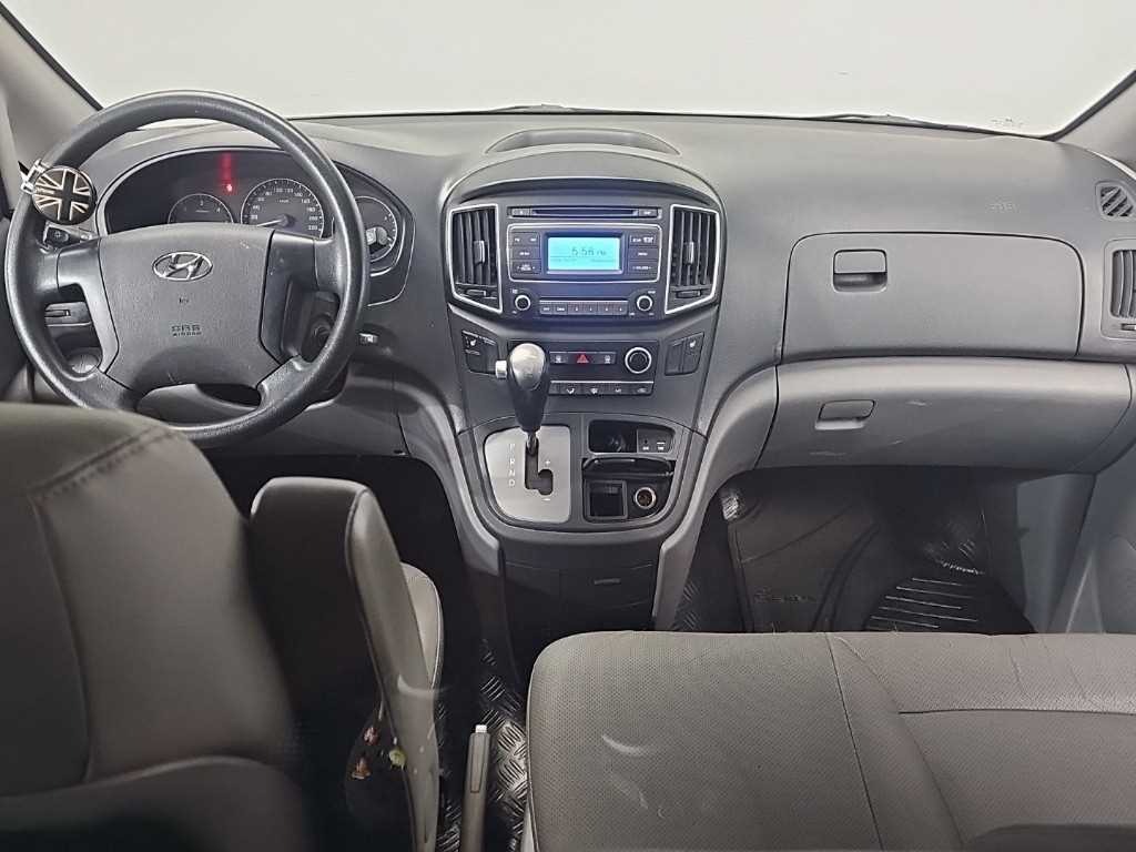 HYUNDAI Starex - Vista 7