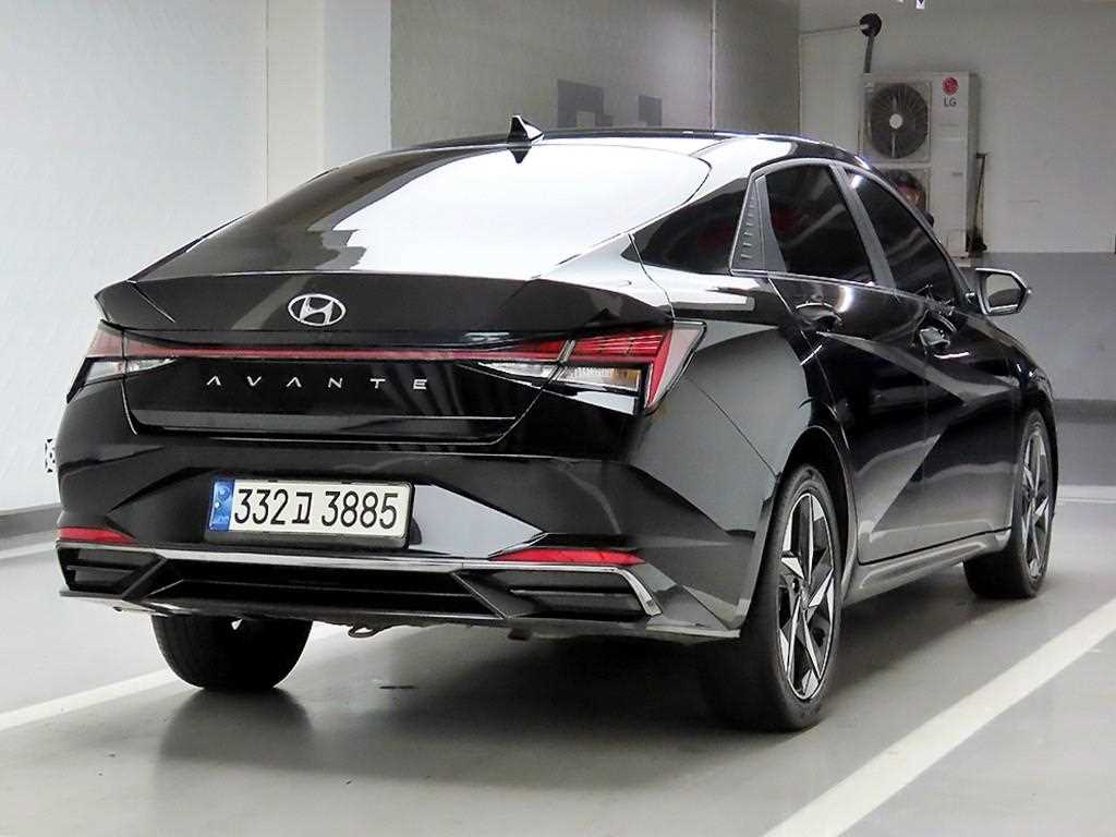 HYUNDAI Avante - Vista 3