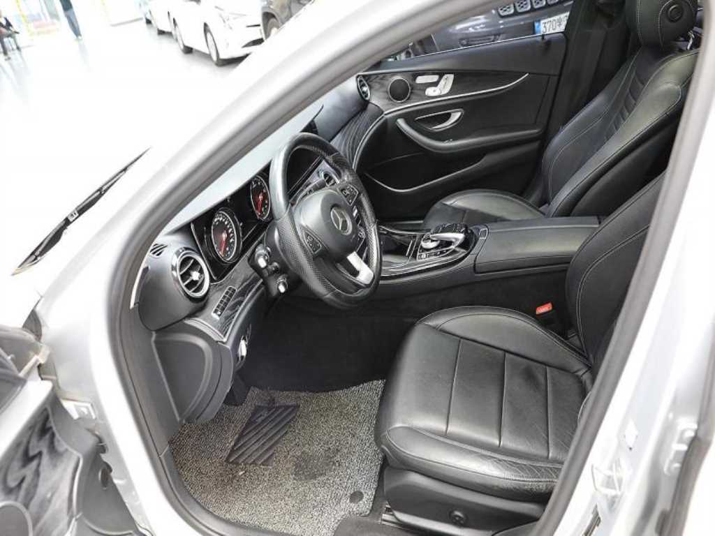 Mercedes Benz E class - Vista 6