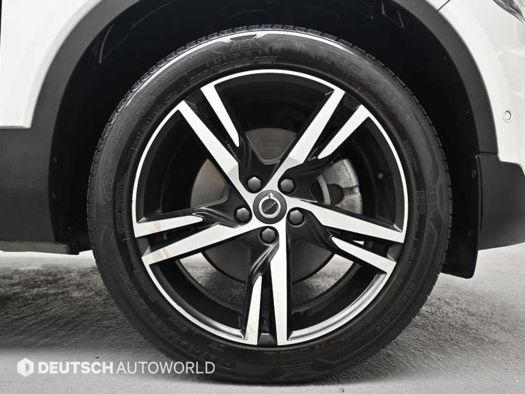 Volvo XC40 - Vista 5