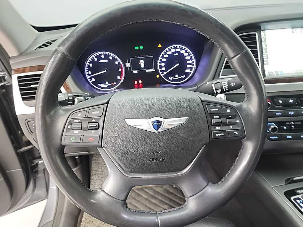 HYUNDAI Genesis - Vista 9