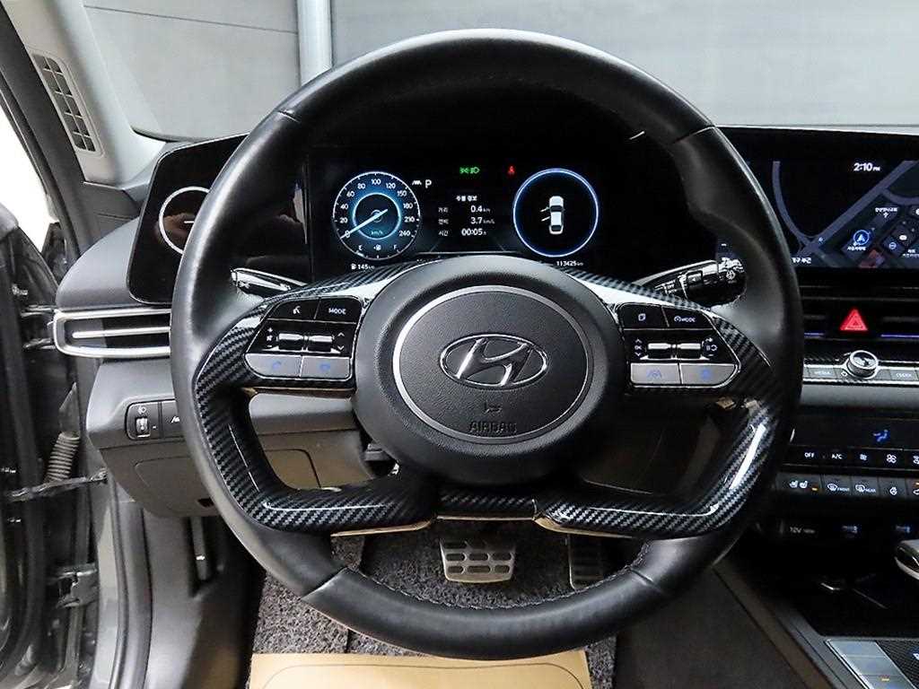 HYUNDAI Avante - Vista 9