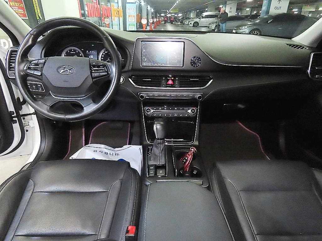 HYUNDAI Grandeur - Vista 10