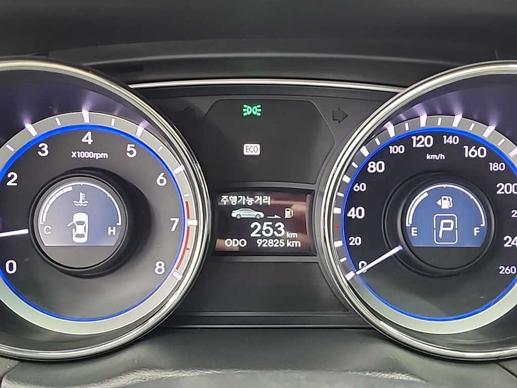 HYUNDAI Sonata - Vista 6