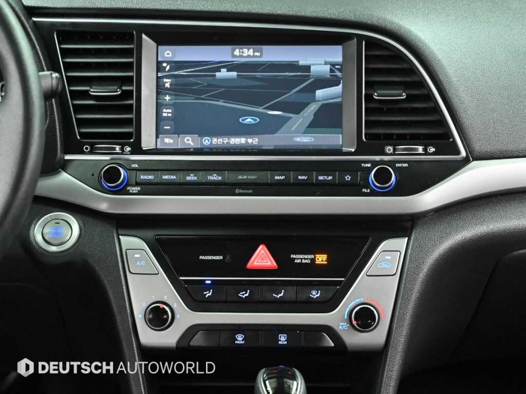 HYUNDAI Avante 2018 Blanco - Importación desde Corea - HF Imports Iquique - Foto 14