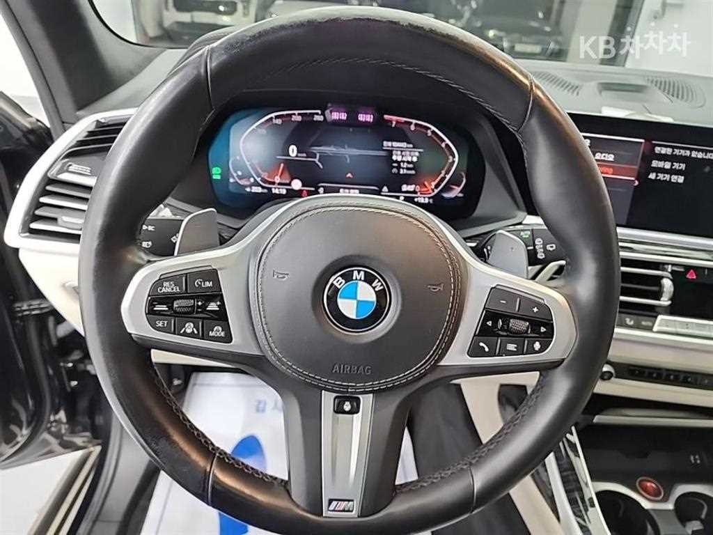 BMW X7 - Vista 8