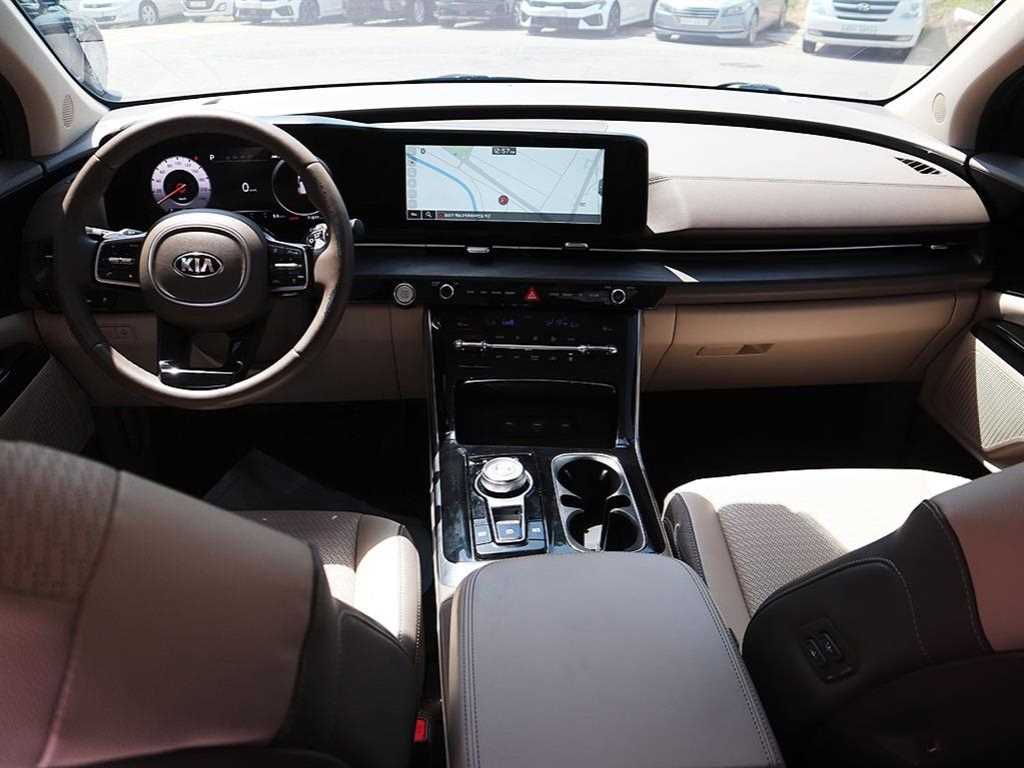 KIA Carnival - Vista 5