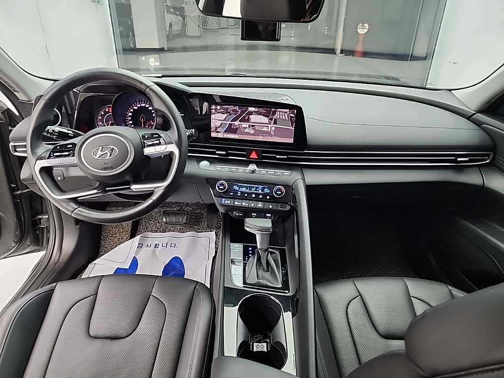 HYUNDAI Avante - Vista 7