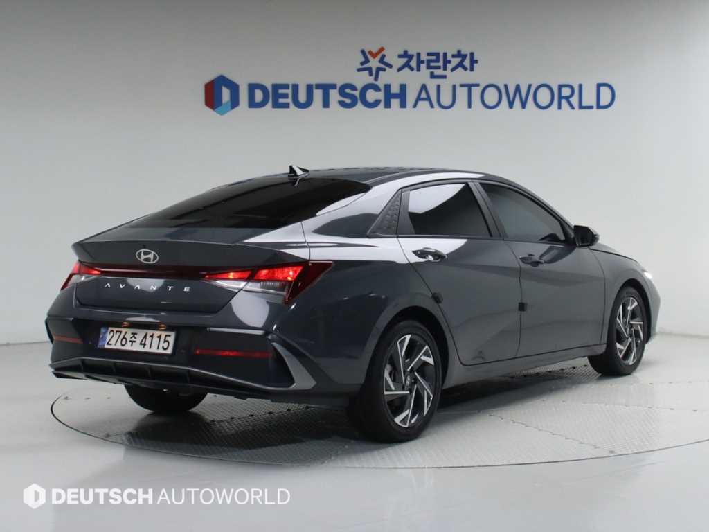 HYUNDAI Avante - Vista 2