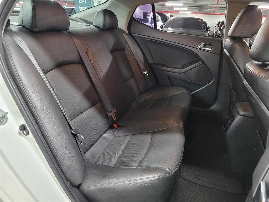 KIA K5 - Vista 8