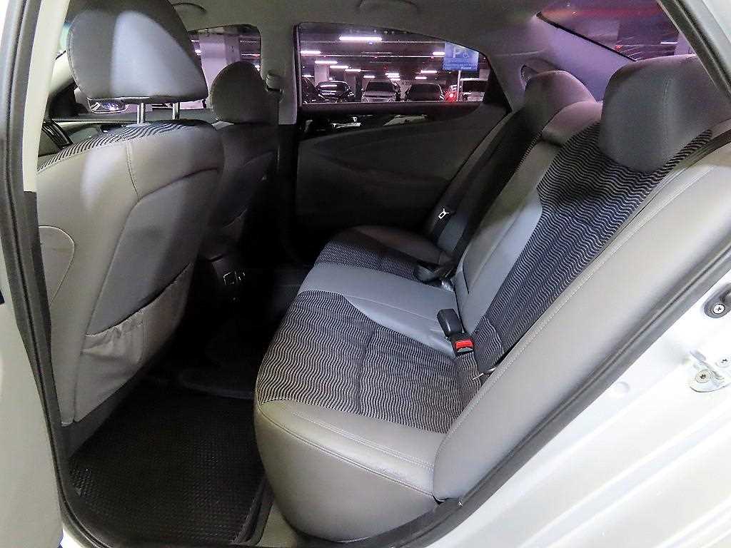 HYUNDAI Sonata - Vista 10