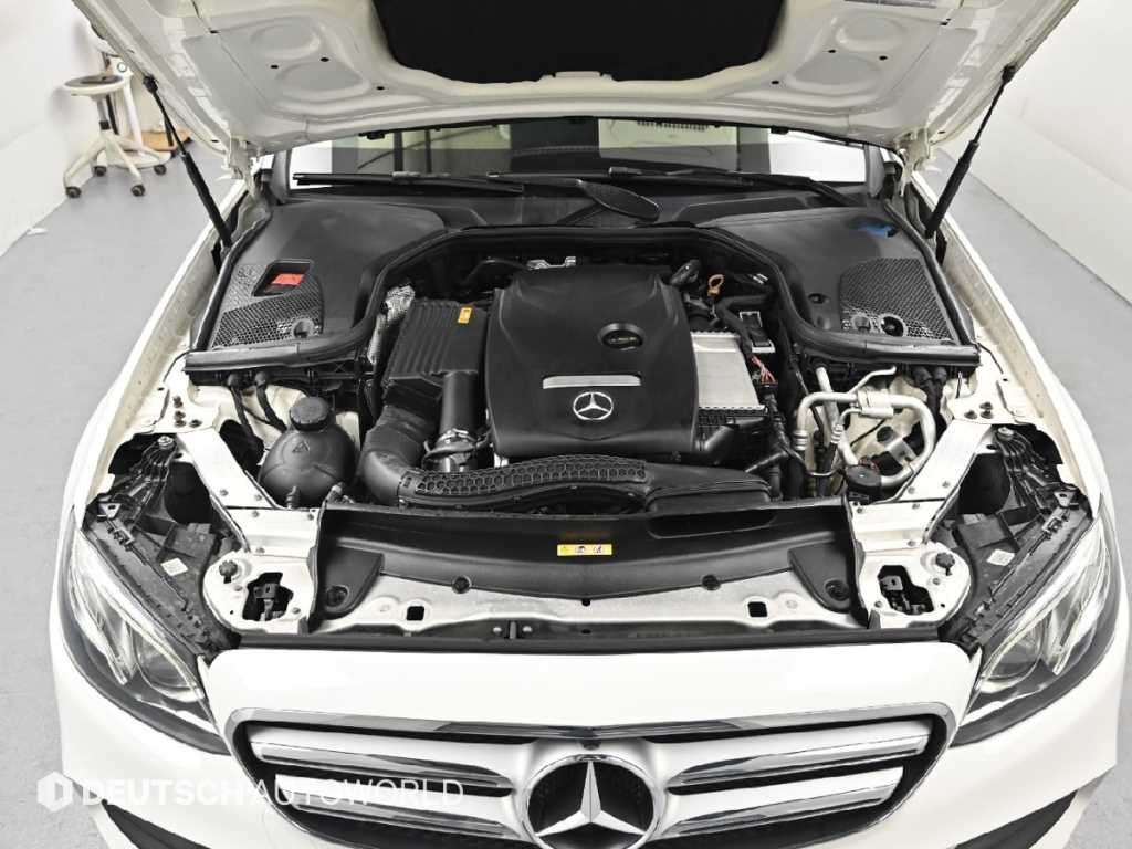 Mercedes Benz E class - Vista 6