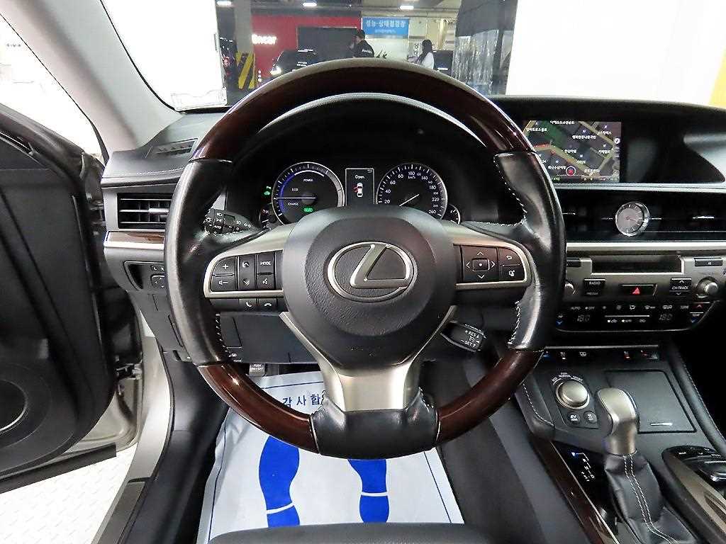 Lexus ES - Vista 9