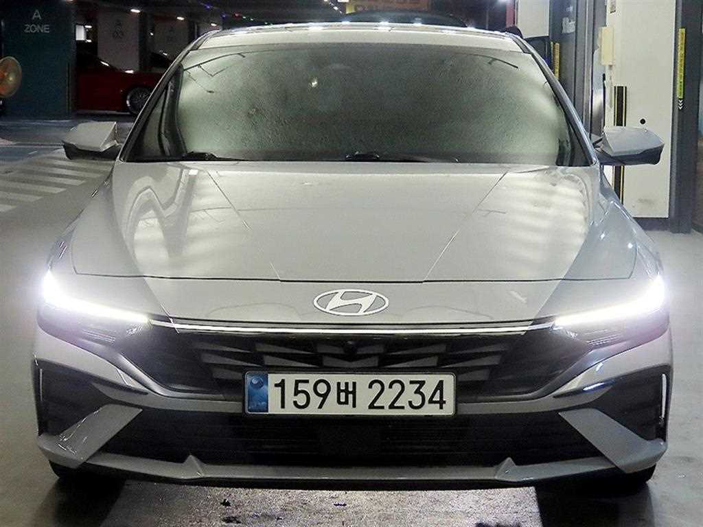HYUNDAI Avante - Vista 2