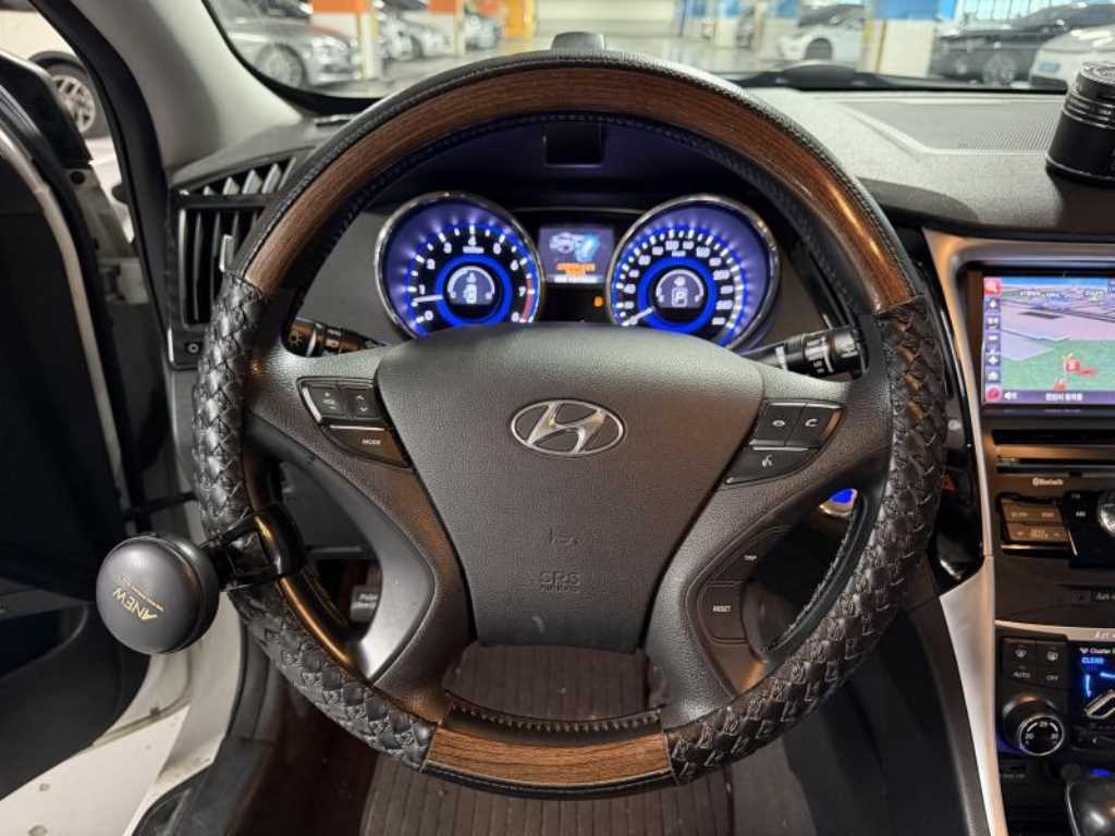 HYUNDAI Sonata - Vista 6