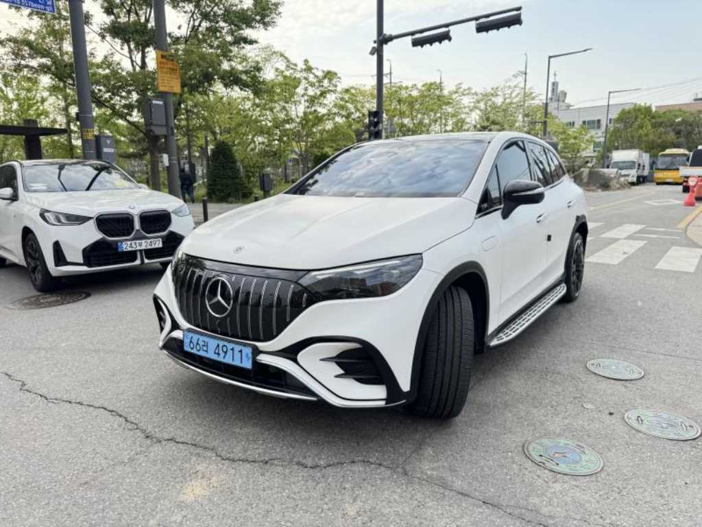 Mercedes Benz EQE - Vista 4
