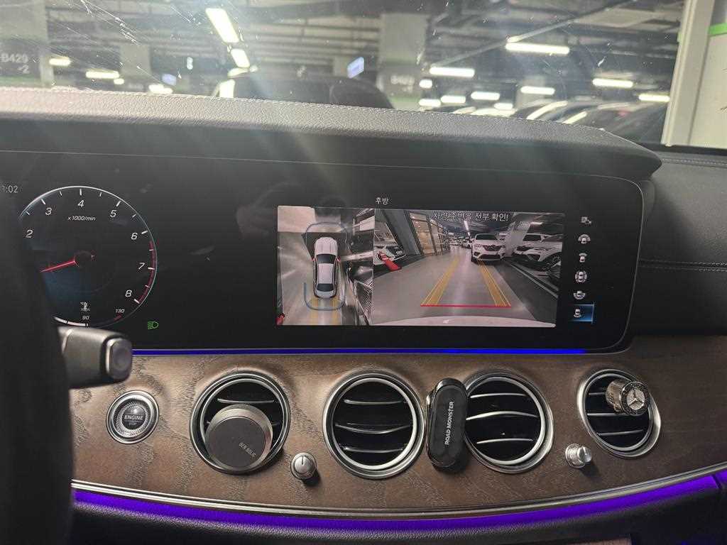 Mercedes Benz E class - Vista 6