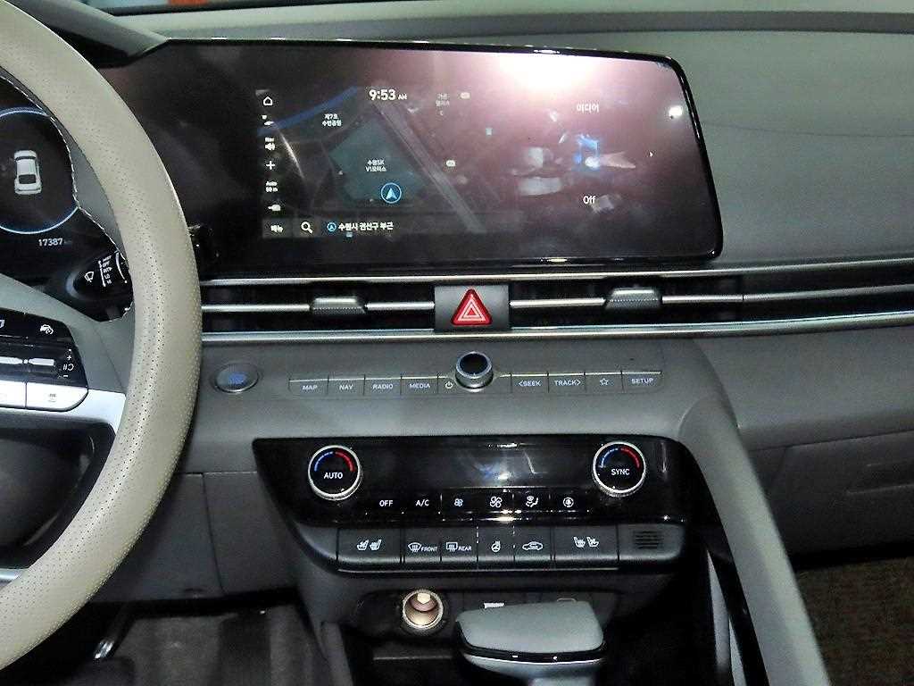HYUNDAI Avante - Vista 11