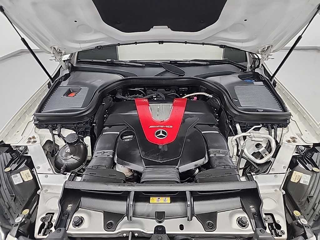 Mercedes Benz GLC Class - Vista 5