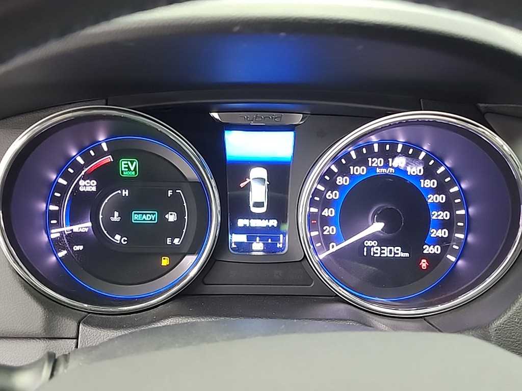 HYUNDAI Sonata - Vista 6