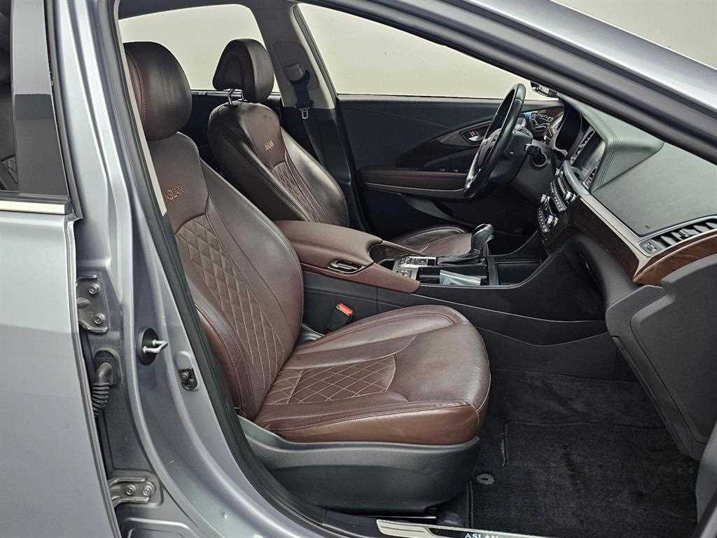 HYUNDAI Aslan - Vista 10