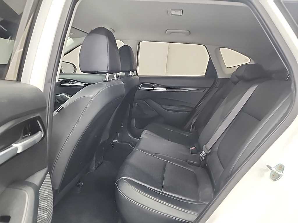 KIA Seltos - Vista 12