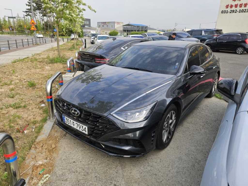 HYUNDAI Sonata - Vista 3