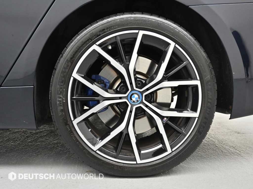 BMW 5 Series - Vista 5