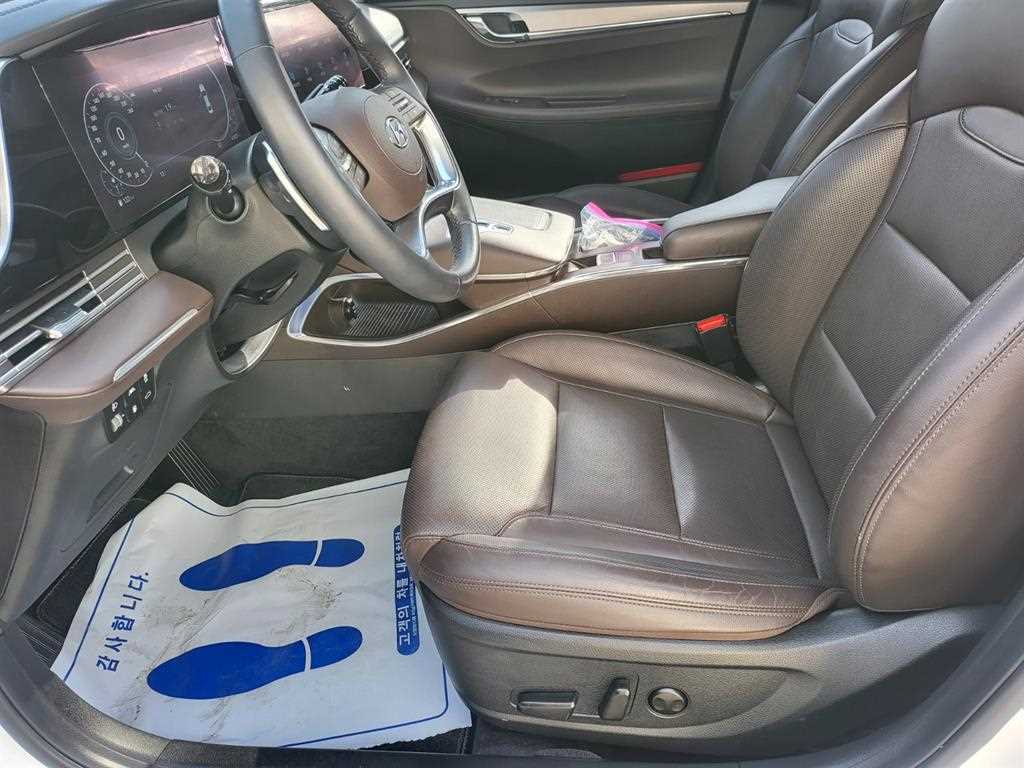 HYUNDAI Grandeur - Vista 5