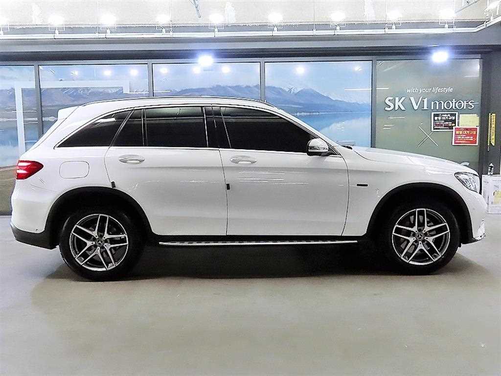 Mercedes Benz GLC Class - Vista 3