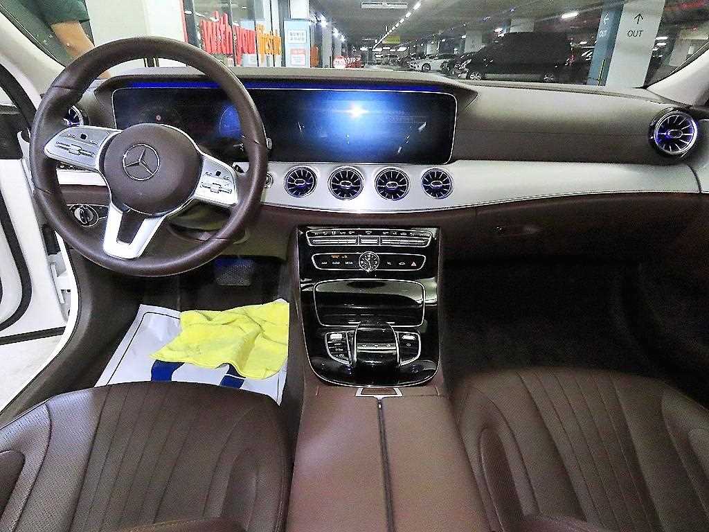 Mercedes Benz CLS Class - Vista 10