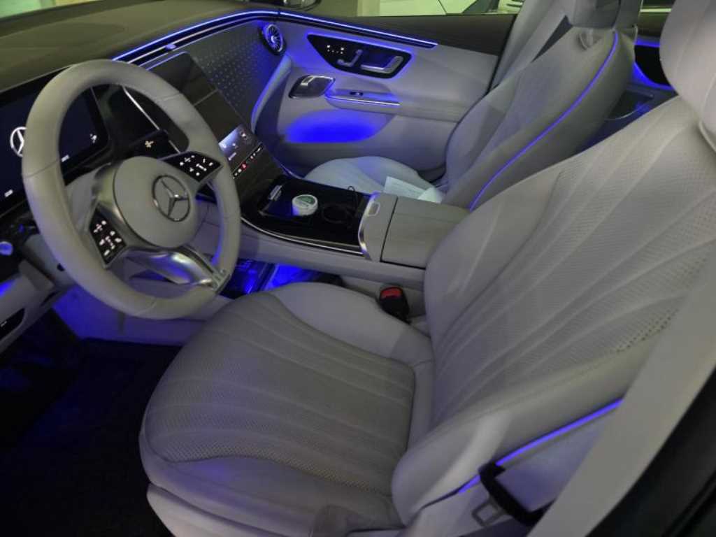 Mercedes Benz EQE - Vista 9