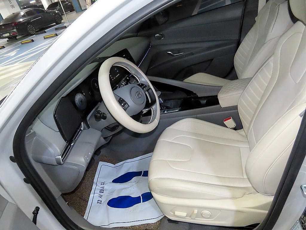 HYUNDAI Avante - Vista 6