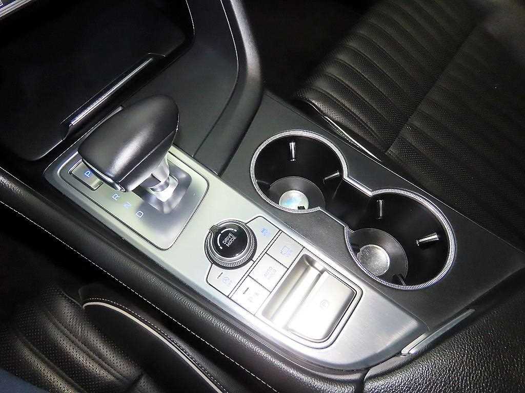 Genesis G70 - Vista 12