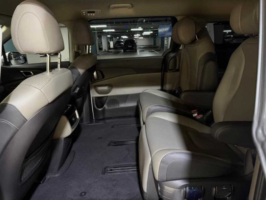 KIA Carnival - Vista 7