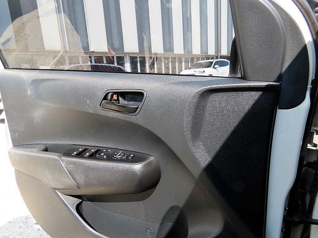 KIA Morning - Vista 11