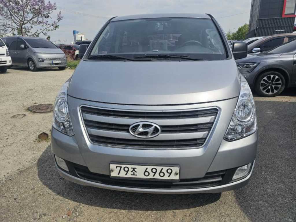 HYUNDAI Starex 2018 - Importación desde Corea - HF Imports Iquique - Foto 1