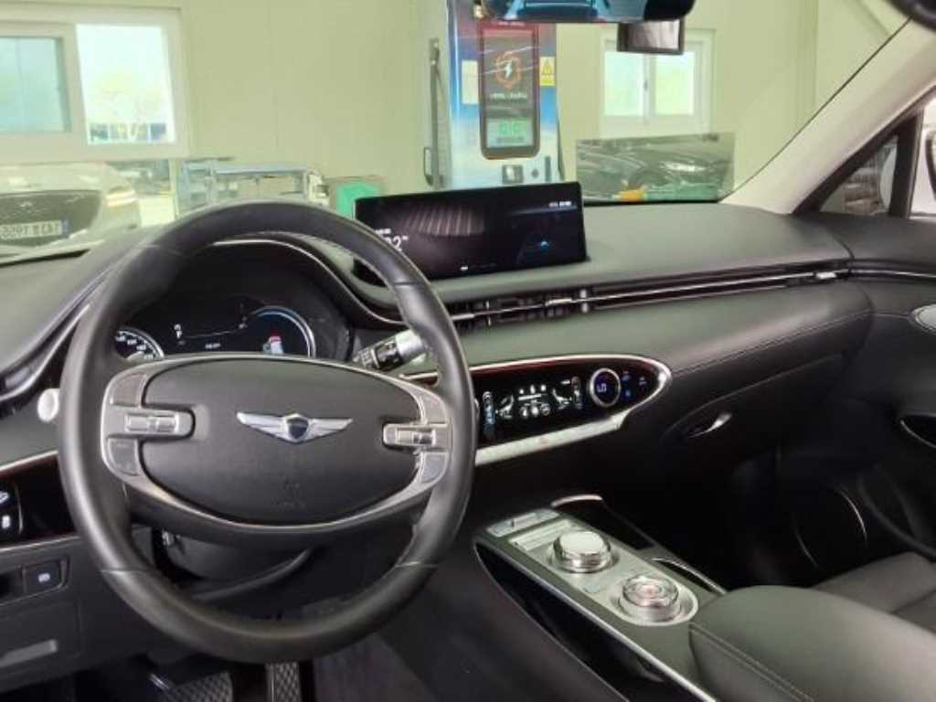 Genesis GV70 - Vista 5