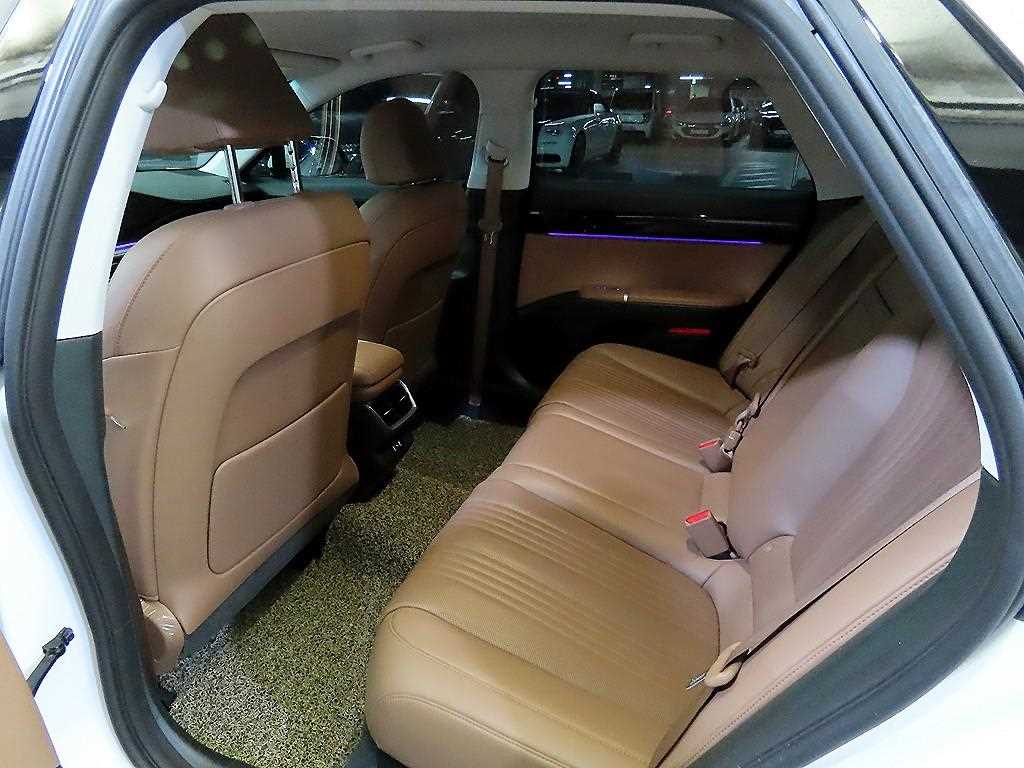 HYUNDAI Grandeur - Vista 7
