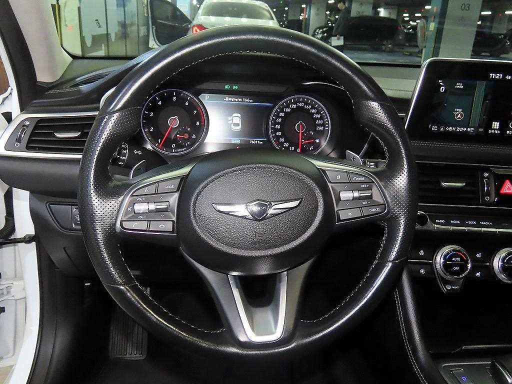 Genesis G70 - Vista 8