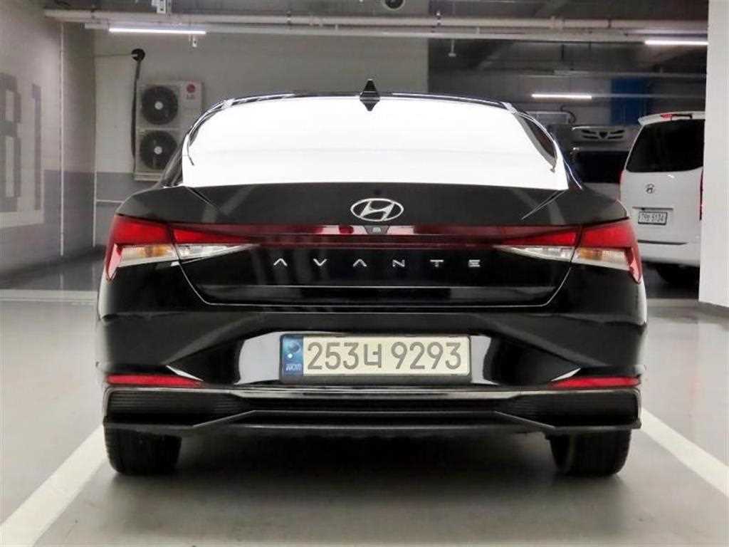 HYUNDAI Avante - Vista 3