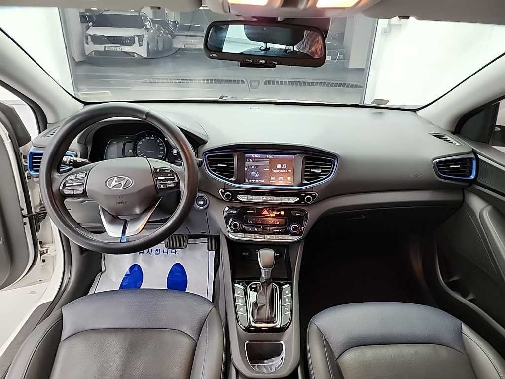 HYUNDAI Ioniq - Vista 7