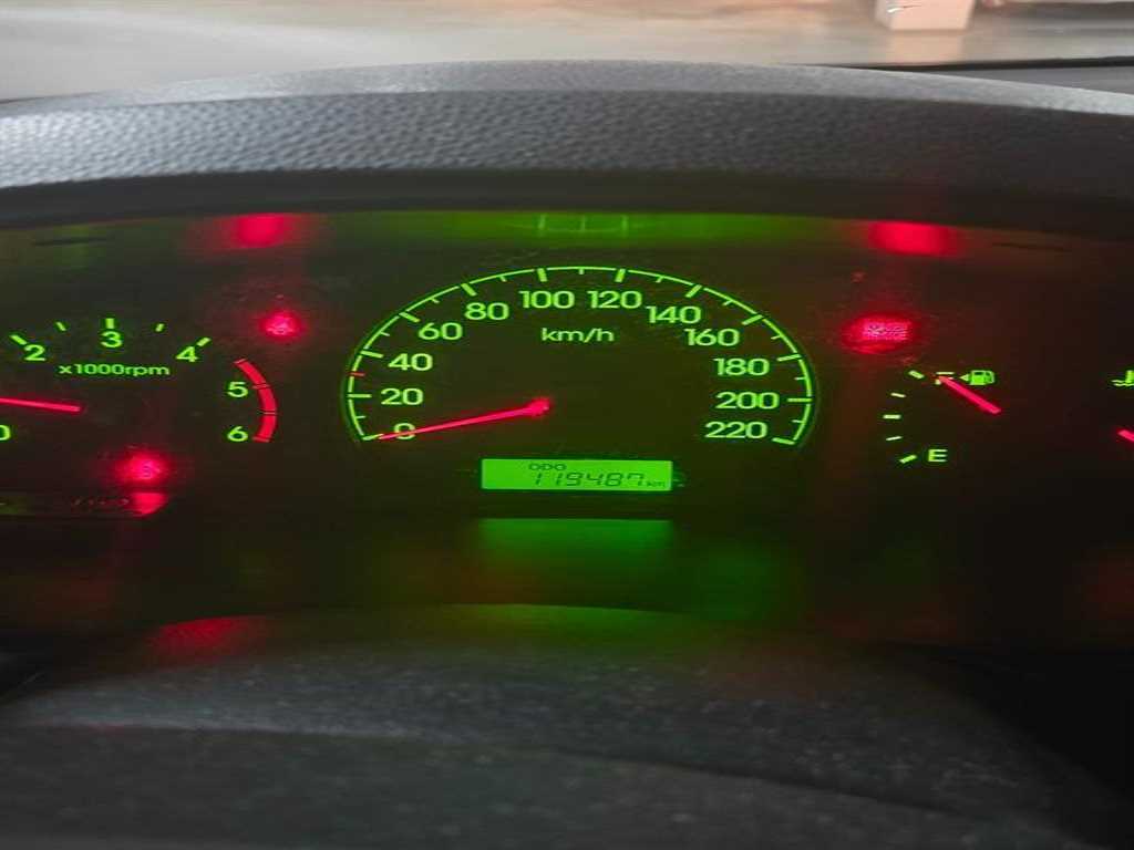 HYUNDAI Starex - Vista 3