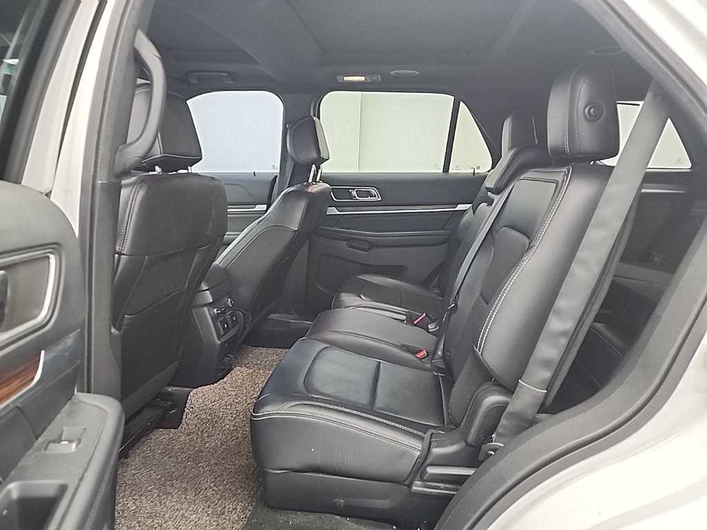 Ford Explorer - Vista 12