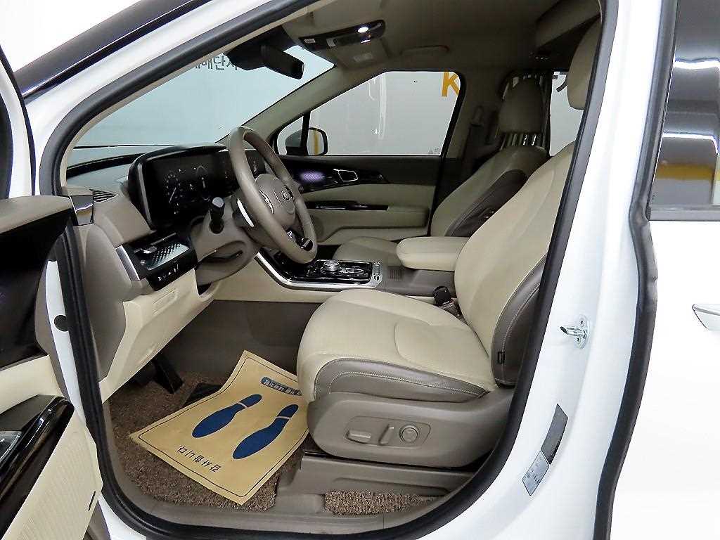 KIA Carnival - Vista 5