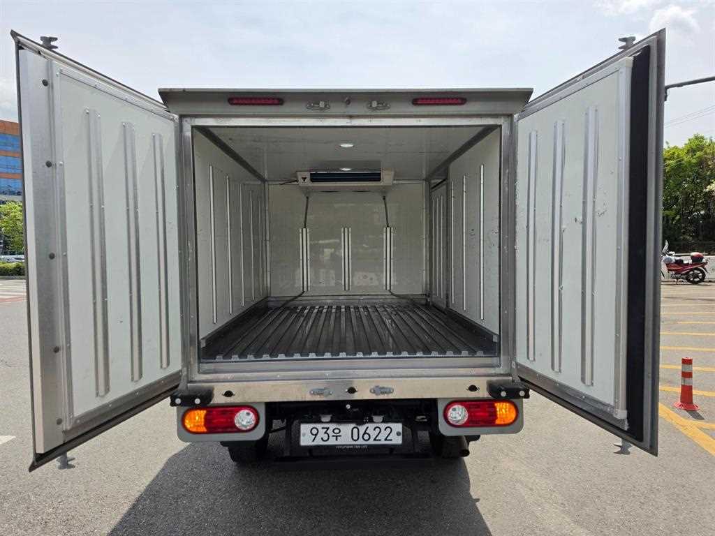 Small Truck Freezer Box(Low Deck) - Vista 6