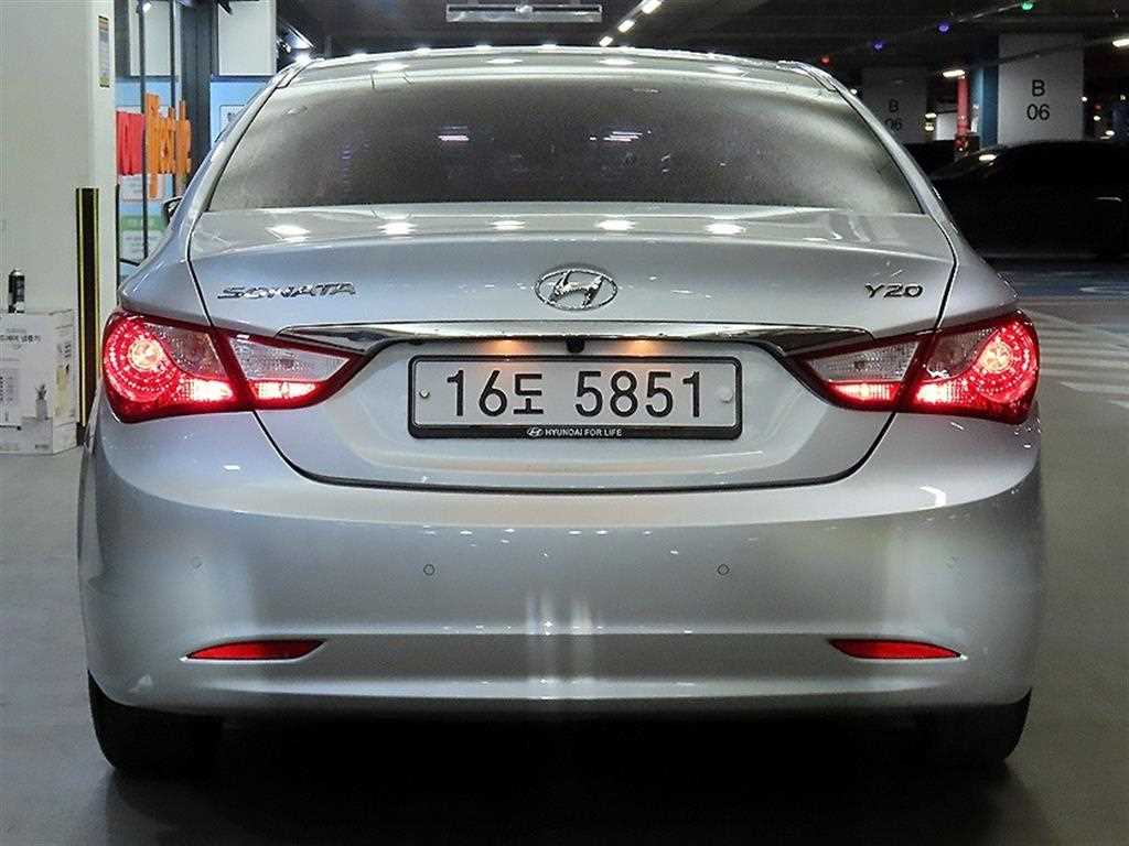 HYUNDAI Sonata - Vista 5